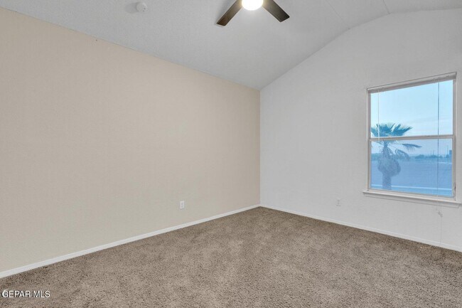 Building Photo - 7489 Plaza Redonda Dr