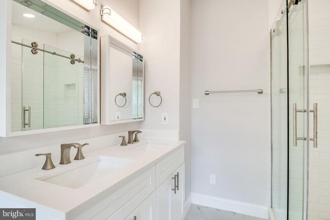 Building Photo - 6525 Byrnes Dr