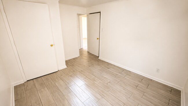 Building Photo - 2381 Lindbergh Rd