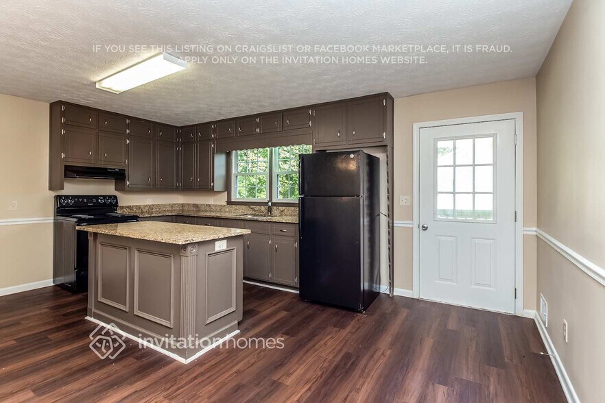 Building Photo - 1597 Holly Brook Rd SW