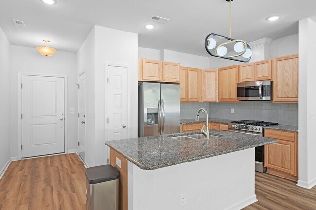 Building Photo - Charming 3 bedroom 2.5 bath Townhome in Wake Forest