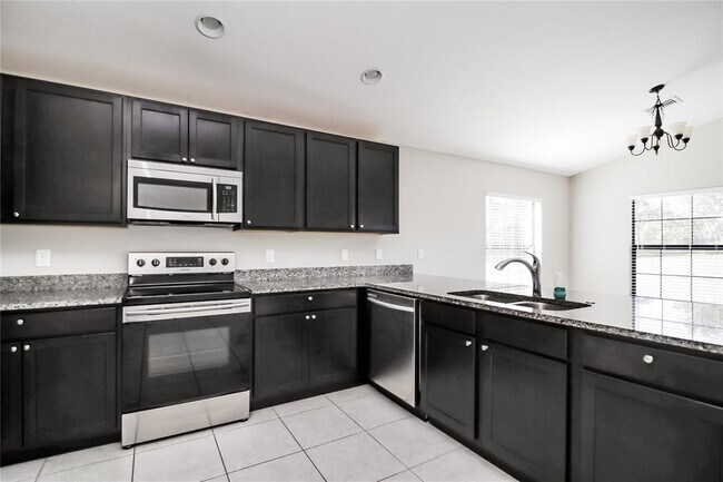 Building Photo - 327 Anchovie Ct