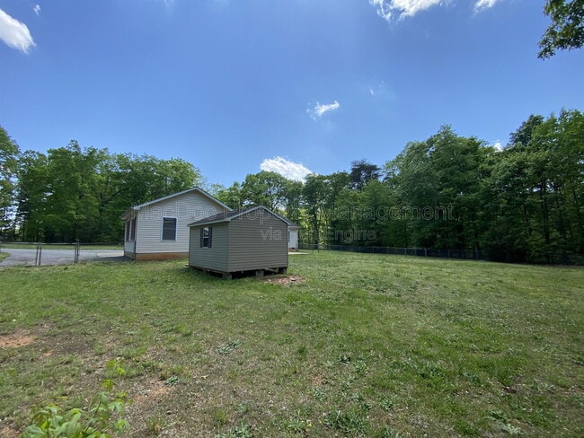 Building Photo - 10207 Battlefield Dr