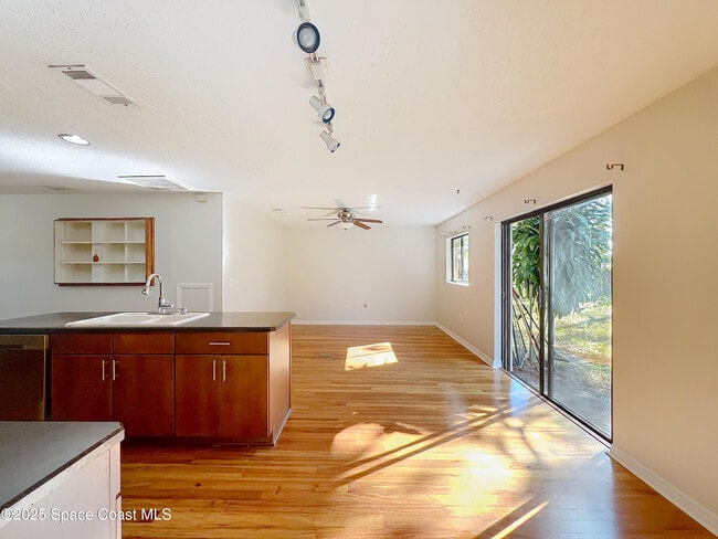 Building Photo - 640 Casa Grande Dr