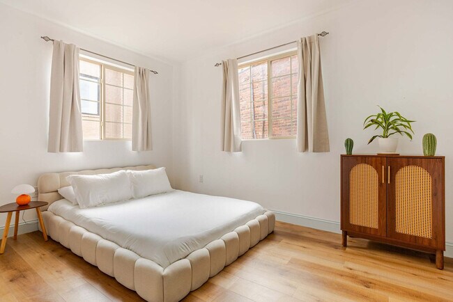 Building Photo - 1384 Ridge Ave