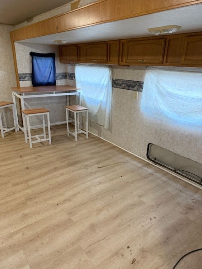 Building Photo - Cachagua (18800)