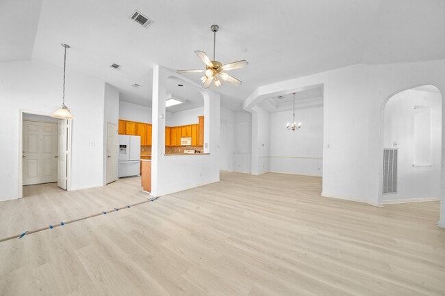 Building Photo - 4815 Plum Forest Rd
