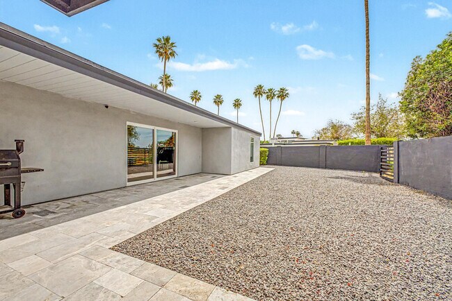 Building Photo - 2800 S Bala Dr