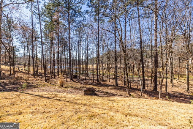 Building Photo - 1131 Pinehurst Dr