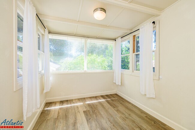 Building Photo - Lovely Los Gatos Home | A/C | Prime Location