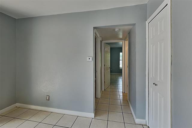 Building Photo - 420 Dollins St