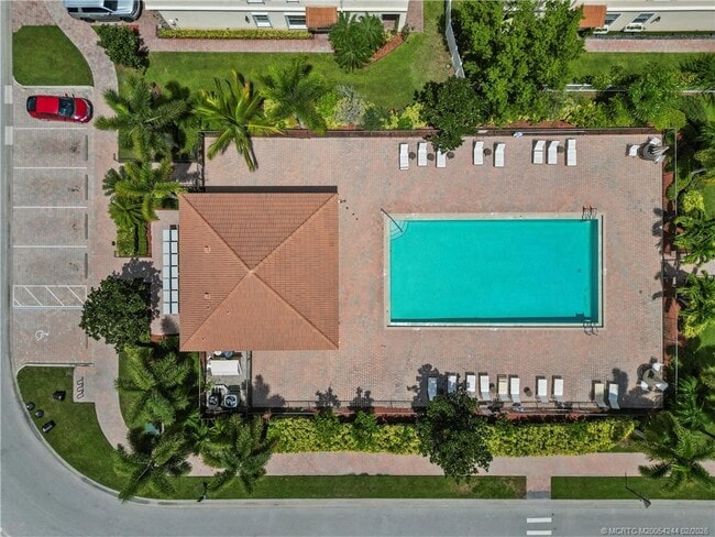 Building Photo - 9512 SW Merlin Ct