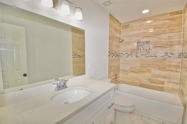 Building Photo - 2020 Ward St