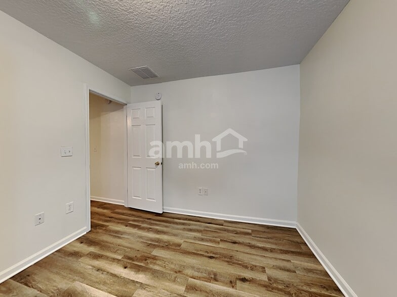 Building Photo - 201 Marisco Way