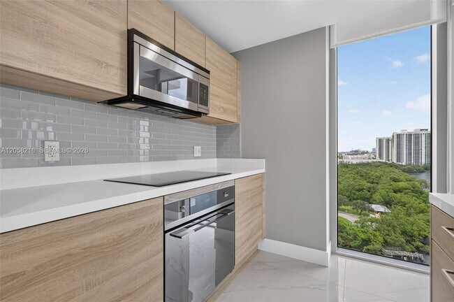 Building Photo - 16385 Biscayne Blvd