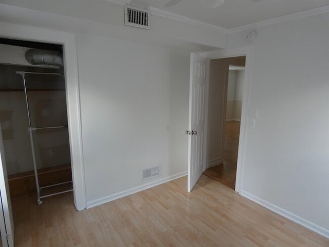 Building Photo - 26411 Belanger St