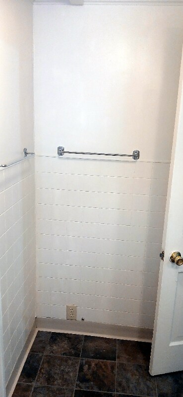 Building Photo - 606 Dodge St