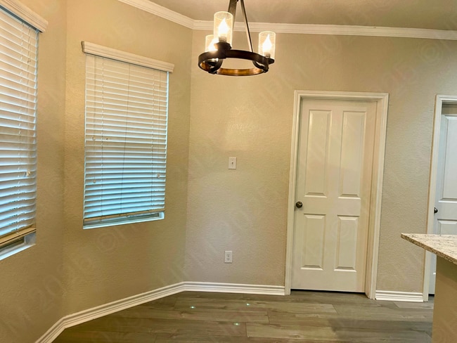 Building Photo - 2127 Muuga Manor