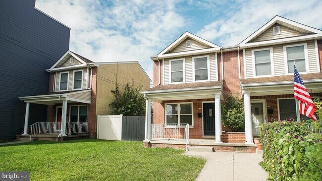 Building Photo - 1324 N Hancock St