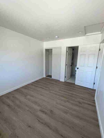 Building Photo - 8820 Noeline Ave