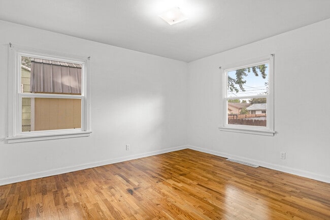 Building Photo - 644 Avenue F