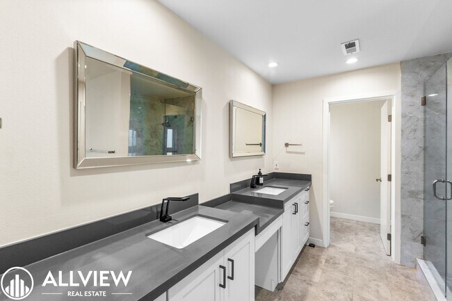 Building Photo - 15182 Chalon Cir