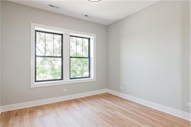 Building Photo - 2457 W Logan Blvd