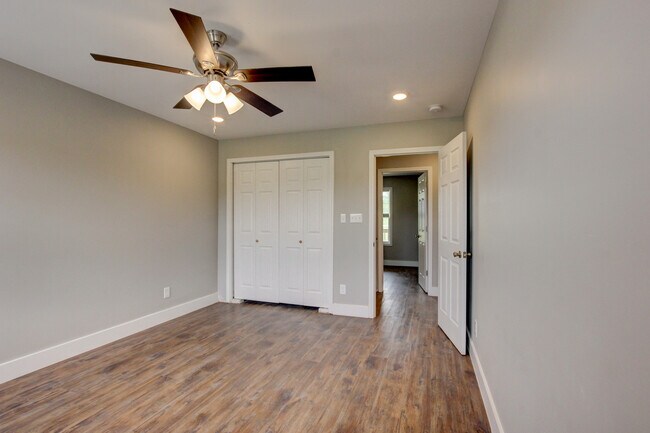 Building Photo - 5821 Highland Lick Rd