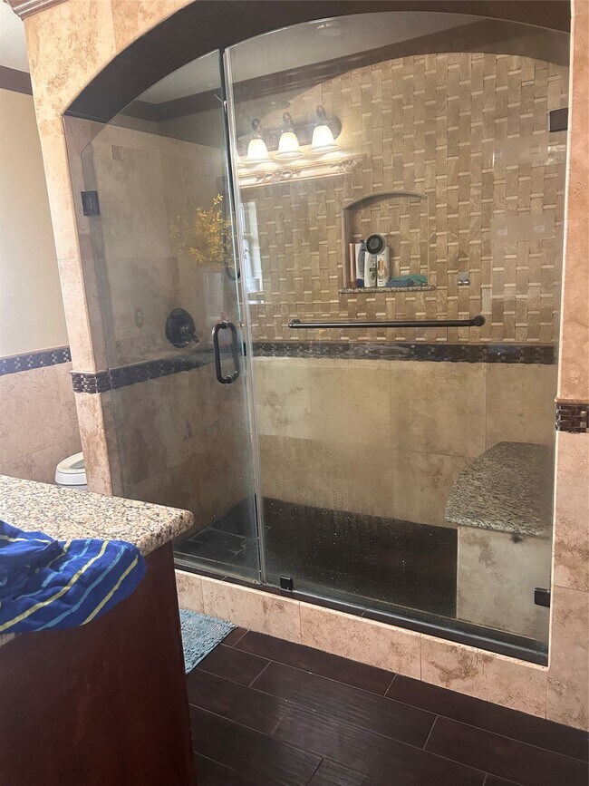 Building Photo - 7811 Fall Glen Dr