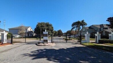 Building Photo - 3120 Double Oaks Dr