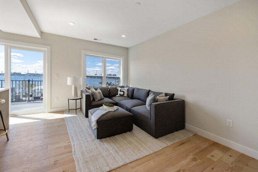 Building Photo - 275 Webster St