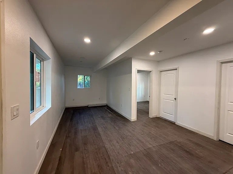 Building Photo - 90 Transverse Rd