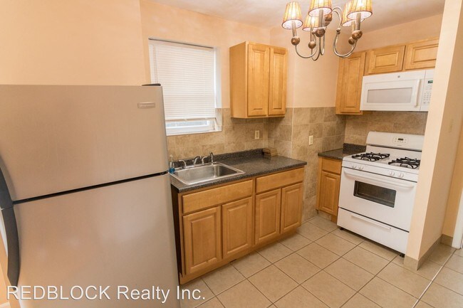 Primary Photo - 4831 Longshore Ave