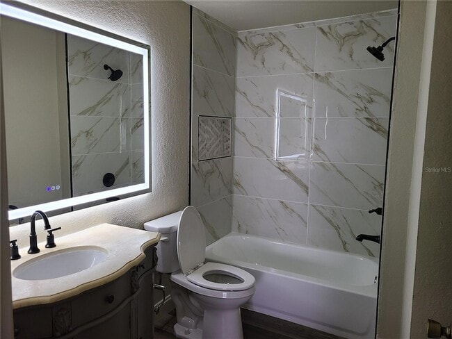 Building Photo - 8911 Manor Loop