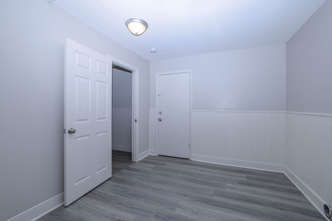 Building Photo - 9834 Denning Dr