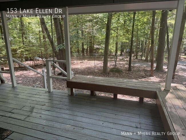 Building Photo - 153 Lake Ellen Dr