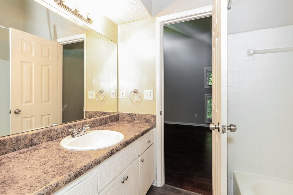 Building Photo - 3419 Cobbs Ferry Dr