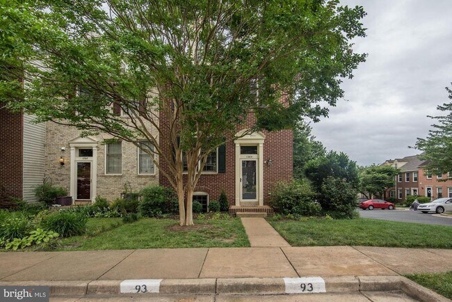 Building Photo - 1264 Quaker Hill Dr