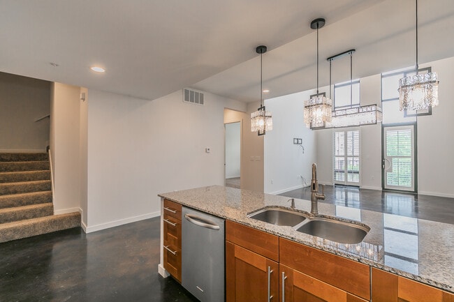 Building Photo - 2608 Museum Way