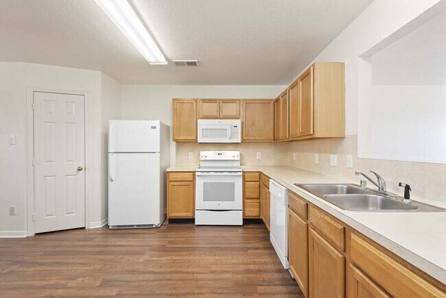 Building Photo - 2131 Aruba Calle