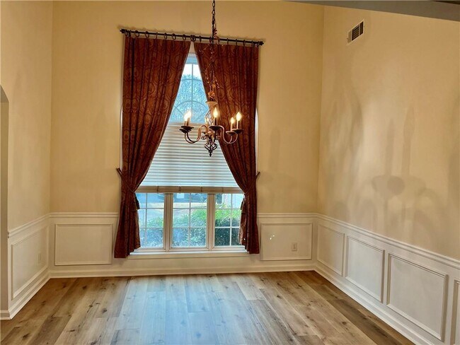 Building Photo - 283 Grand Ashbury Ln