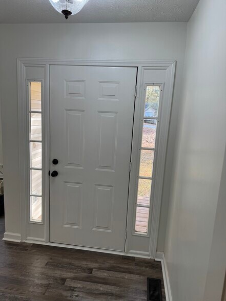 Entrance - 129 Winchester Dr