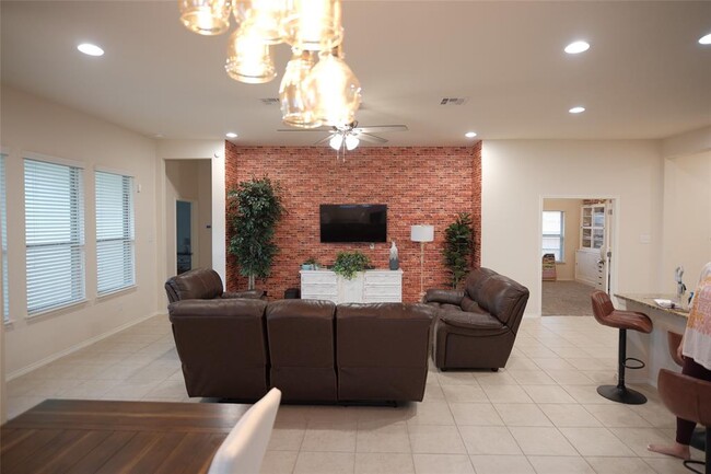Building Photo - 3357 Pablo Cir