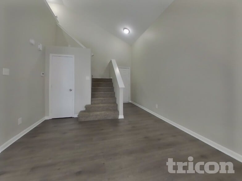 Building Photo - 4518 Redcliff S Ln