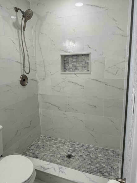 Building Photo - 9147 Reed Dr