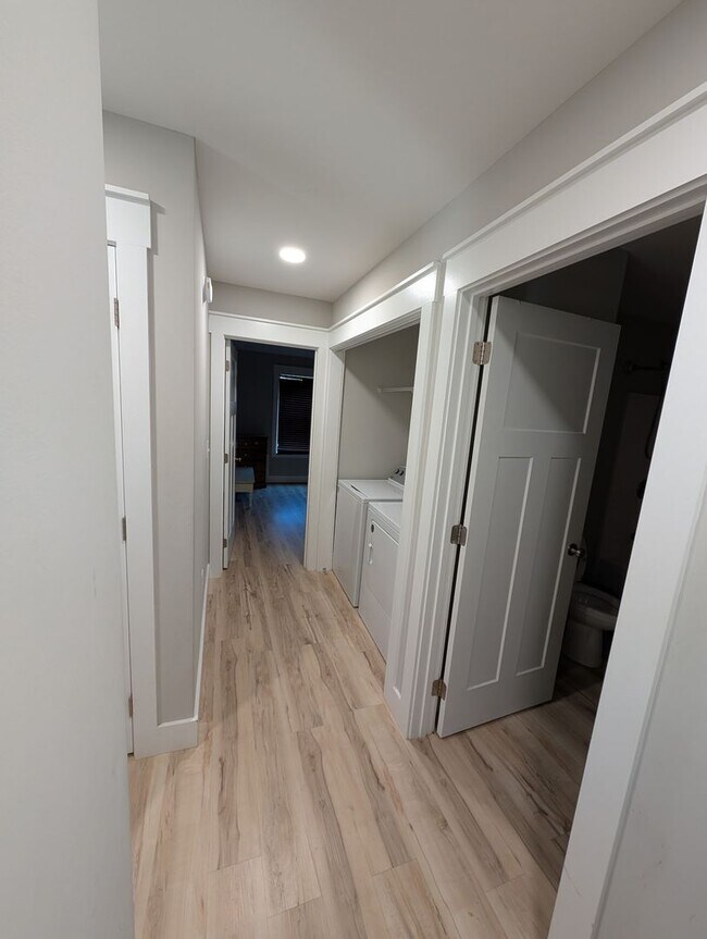 Building Photo - Beautiful home 3 minutes from ETSU!