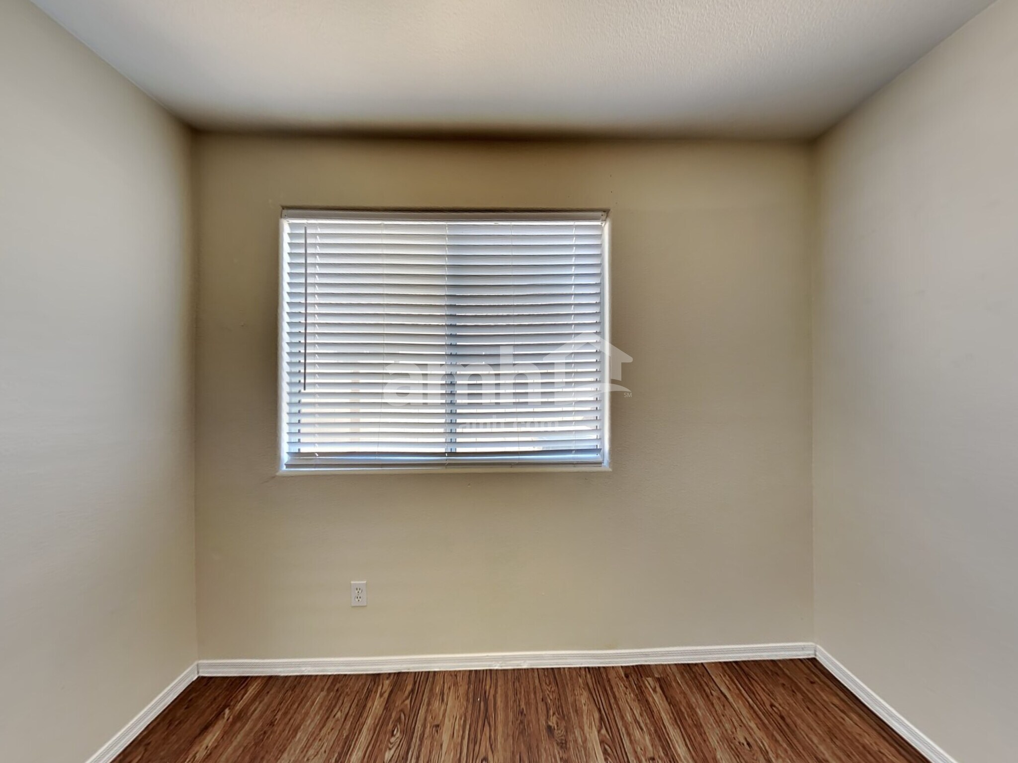 Building Photo - 8208 W Apache St