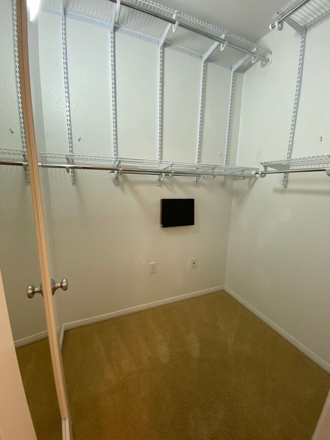 Building Photo - Well Kept 2 Bedroom townhome in San Marcos