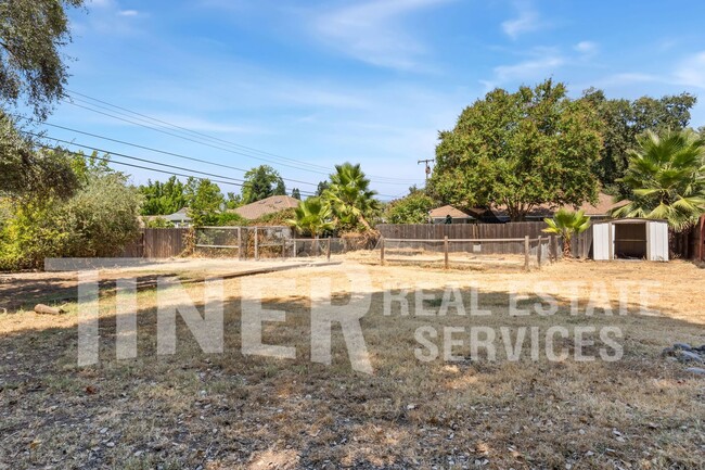 Building Photo - Cozy Home on Private Road - Tier-5