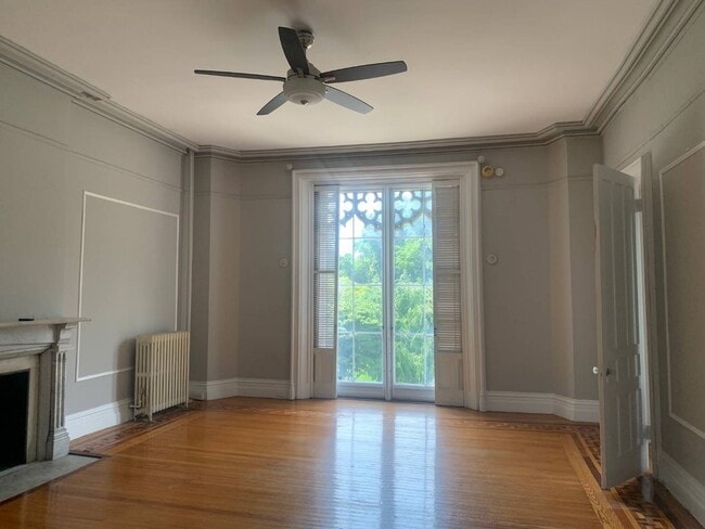 Building Photo - 21 Elk St